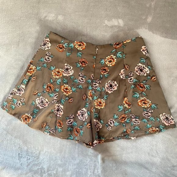 Wet Seal Floral Print Shorts - Picture 1 of 5